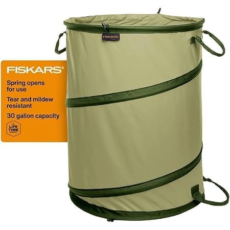 Fiskars Kangaroo Collapsible Garden Bag - 30 Gallon Lawn and Leaf Bag - Container for Lawn Care and Gardening - Green