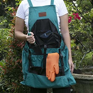 Spacious with 7 pockets for your convenience. Water resistant top and bottom pocket