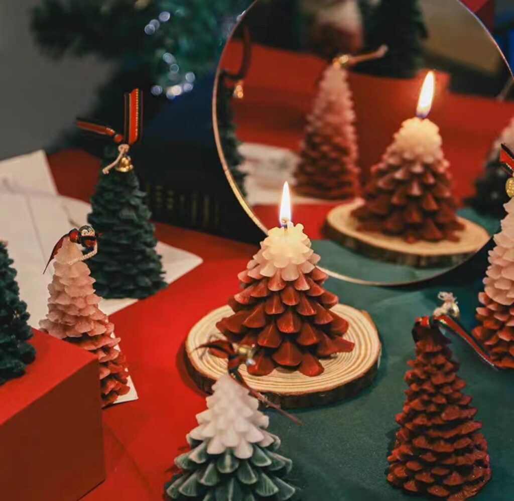 لا غنى عنه لموسم عيد الميلاد: شموع معطرة بأشجار الكريسماس لإضاءة دفء العطلة